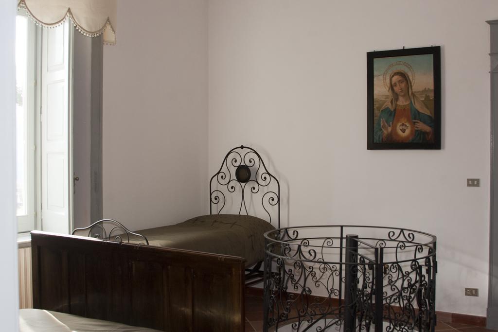 فيلا Palazzo D'Orsi Calvanico الغرفة الصورة