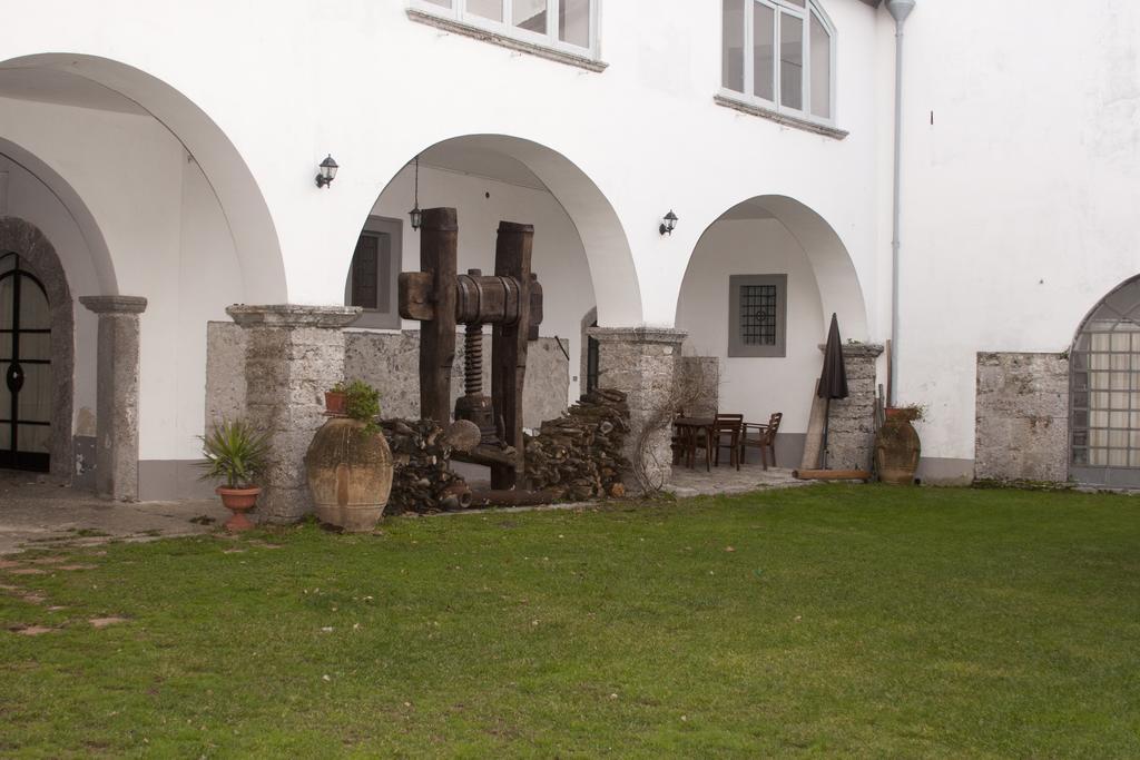فيلا Palazzo D'Orsi Calvanico الغرفة الصورة
